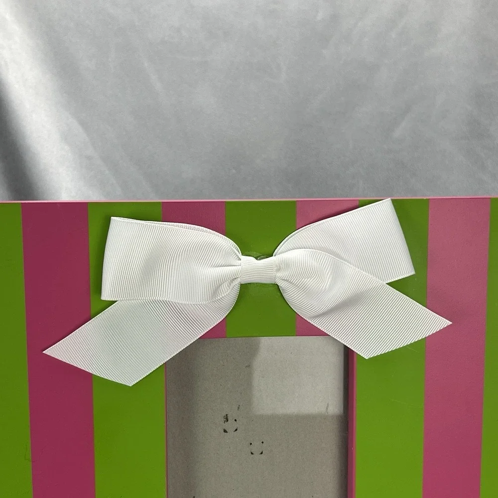 MSC Mainstreet Collection STRIPED Bow Photo Frame Holds 4x6 picture OUTER 11x11
